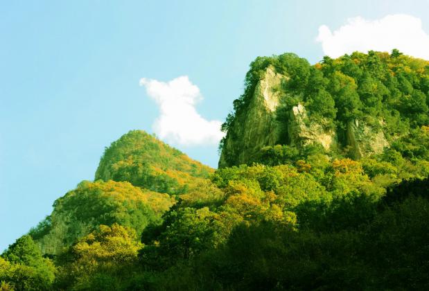 野河山景区-斩关穴