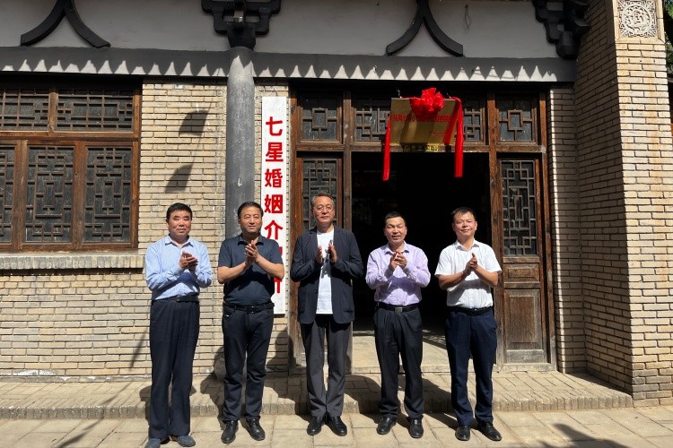 鹊桥牵线（联系方式）